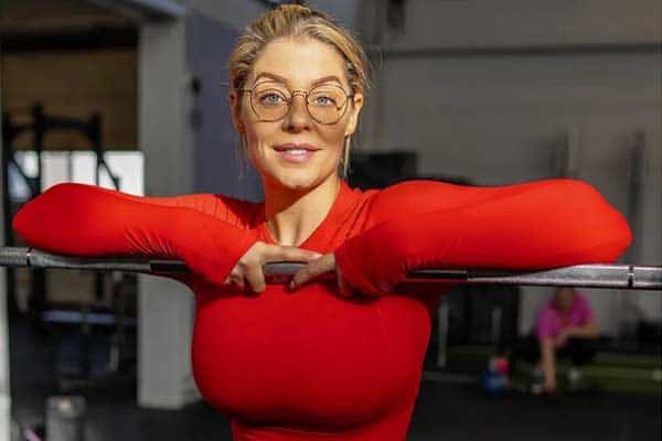 Mia Sand: Bio, Family, Husband, Net Worth, Career, and Life Style