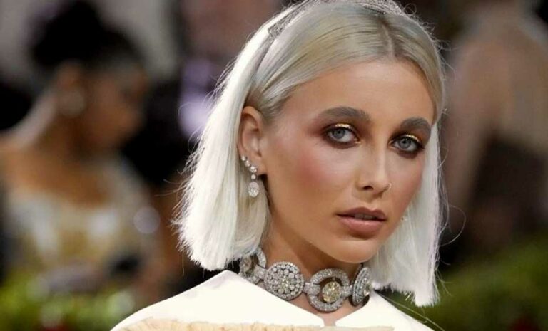Emma Chamberlain: Revolutionizing Digital Media and Influence